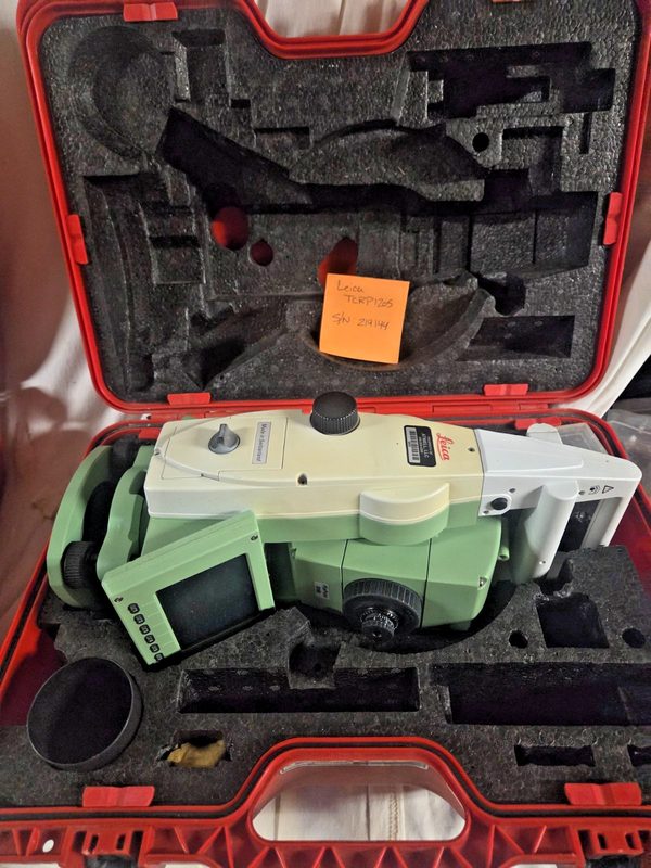 Тахеометр Leica TCRP 1205