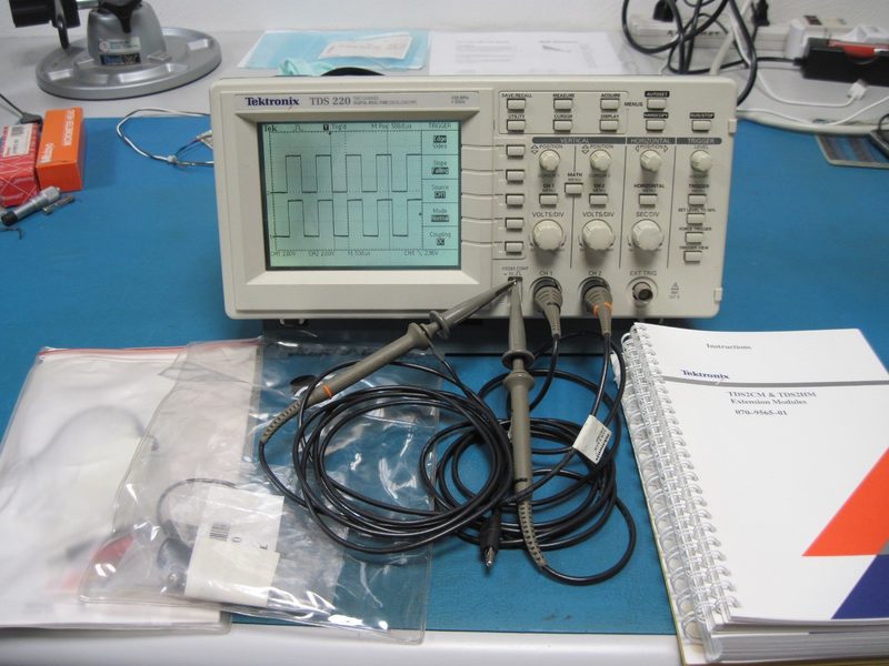 Осциллограф Tektronix TDS220