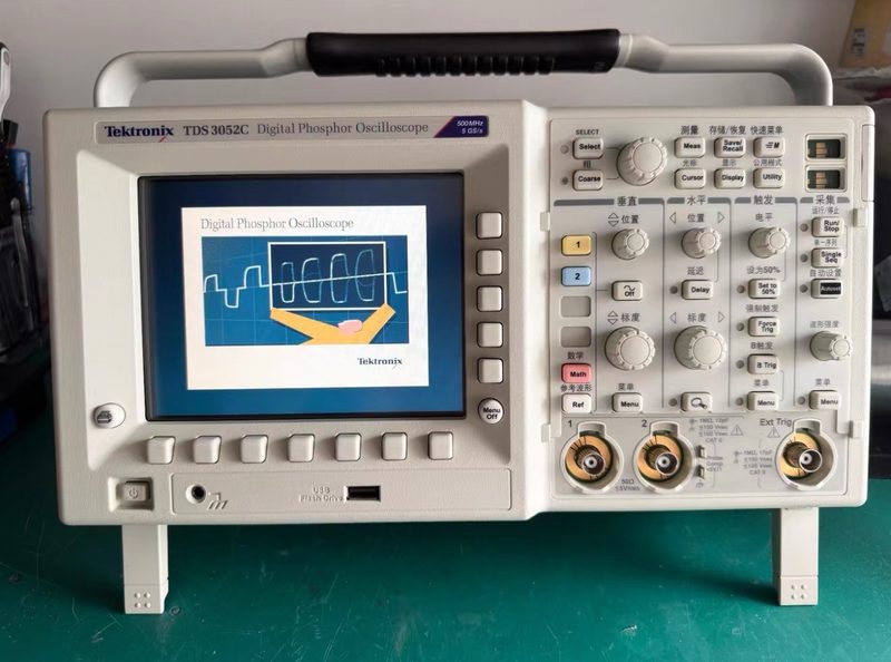 Осциллограф Tektronix TDS3052C