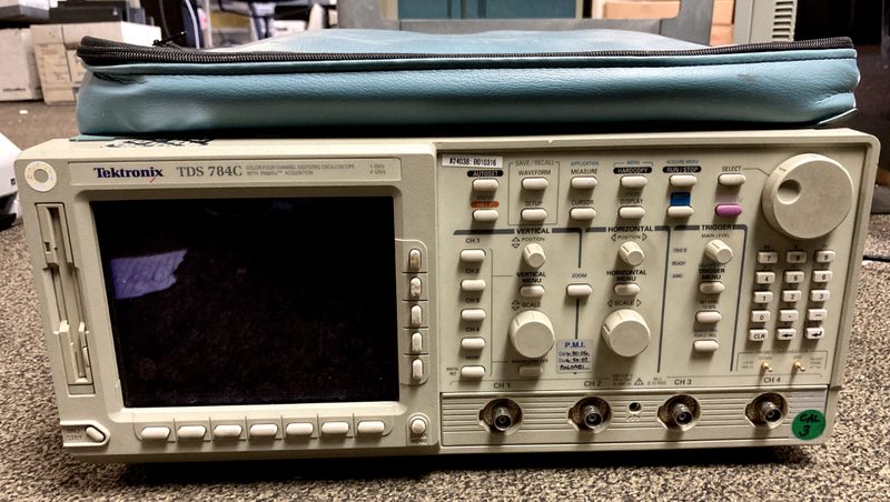Осциллограф Tektronix TDS784C