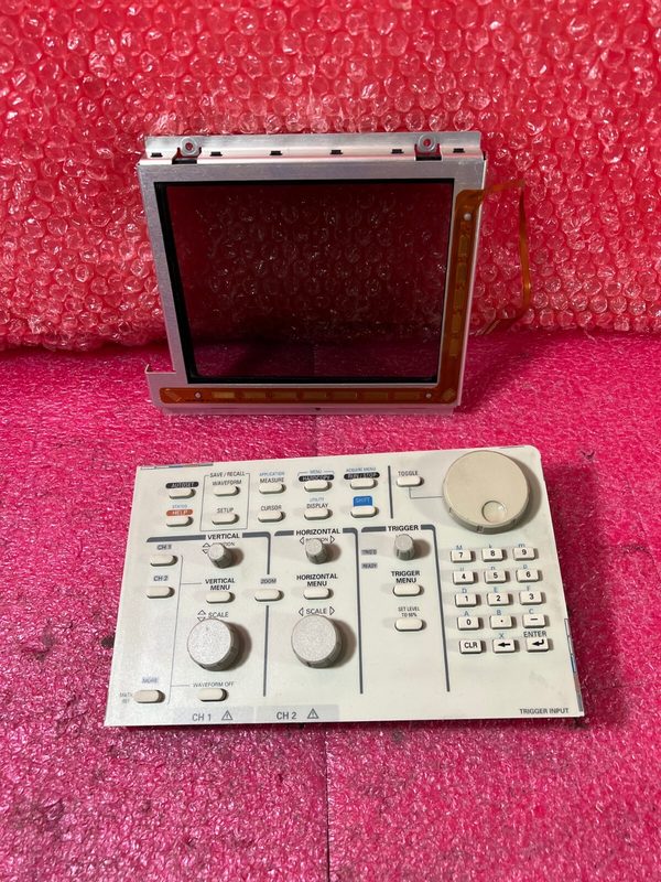 Осциллограф Tektronix TDS820