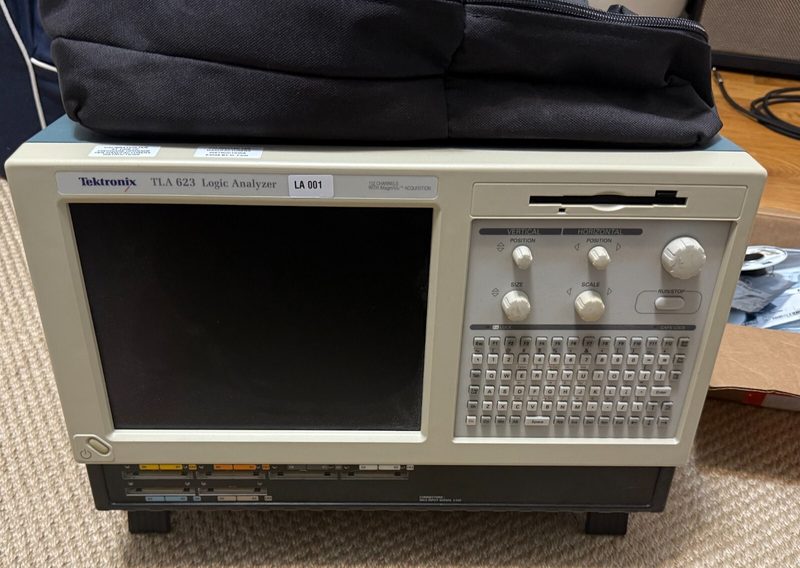 Логический анализатор Tektronix TLA623