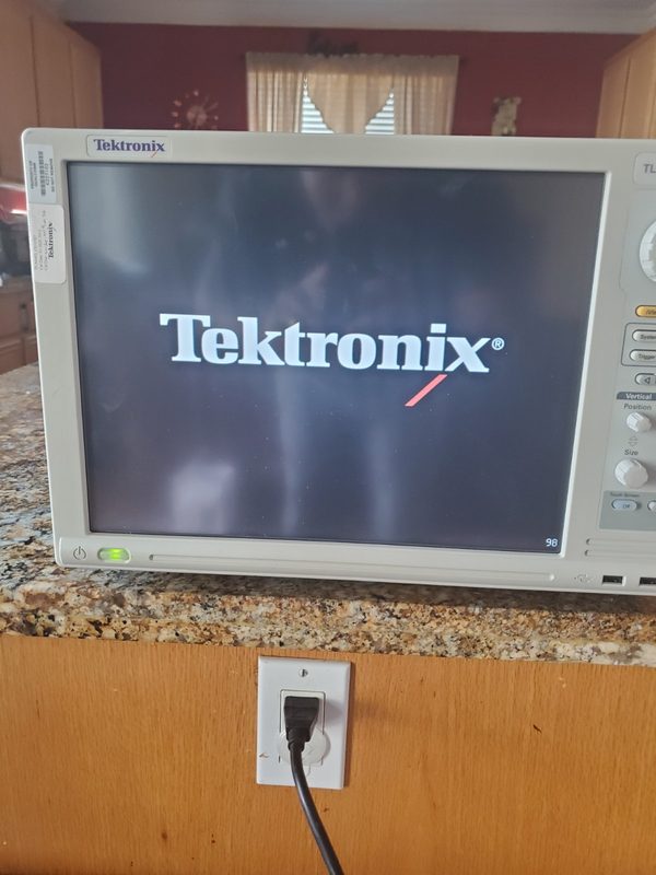 Логический анализатор Tektronix TLA6402