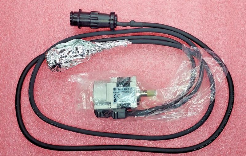 Серводвигатель Allen-Bradley TLY-A110P-BJ62AA