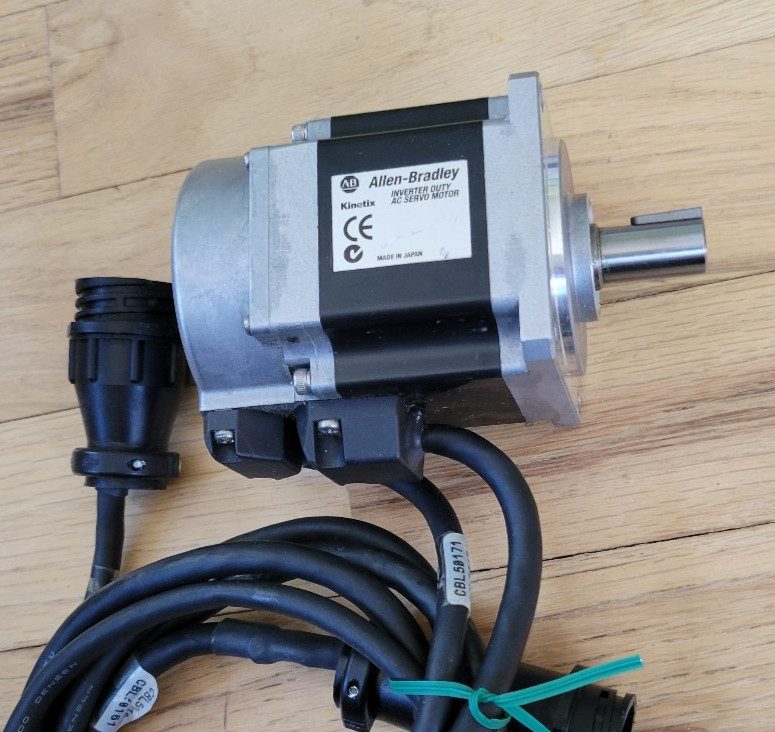 Серводвигатель Allen-Bradley TLY-A220P-BJ62AA