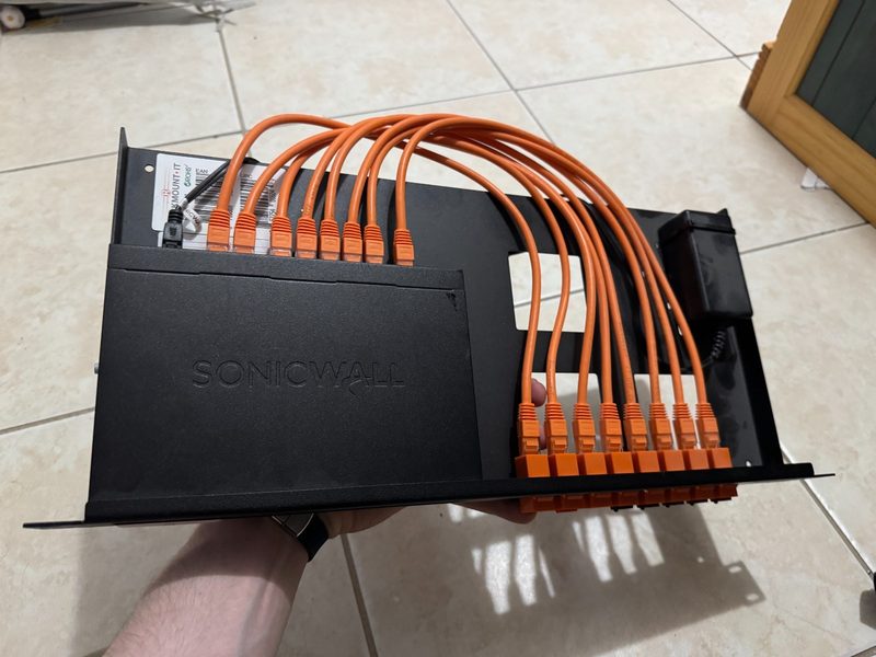 Межсетевой экран SonicWall TZ400
