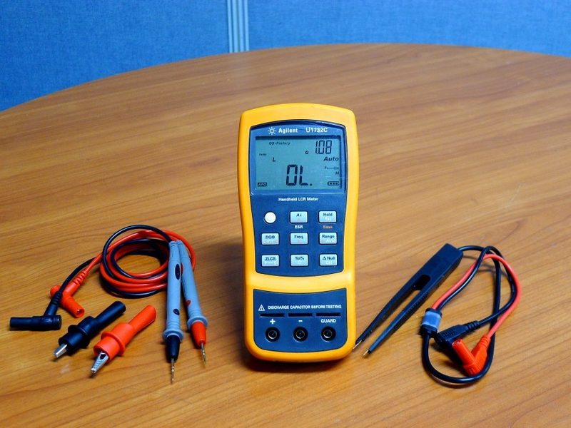 Тестер Keysight U1732C