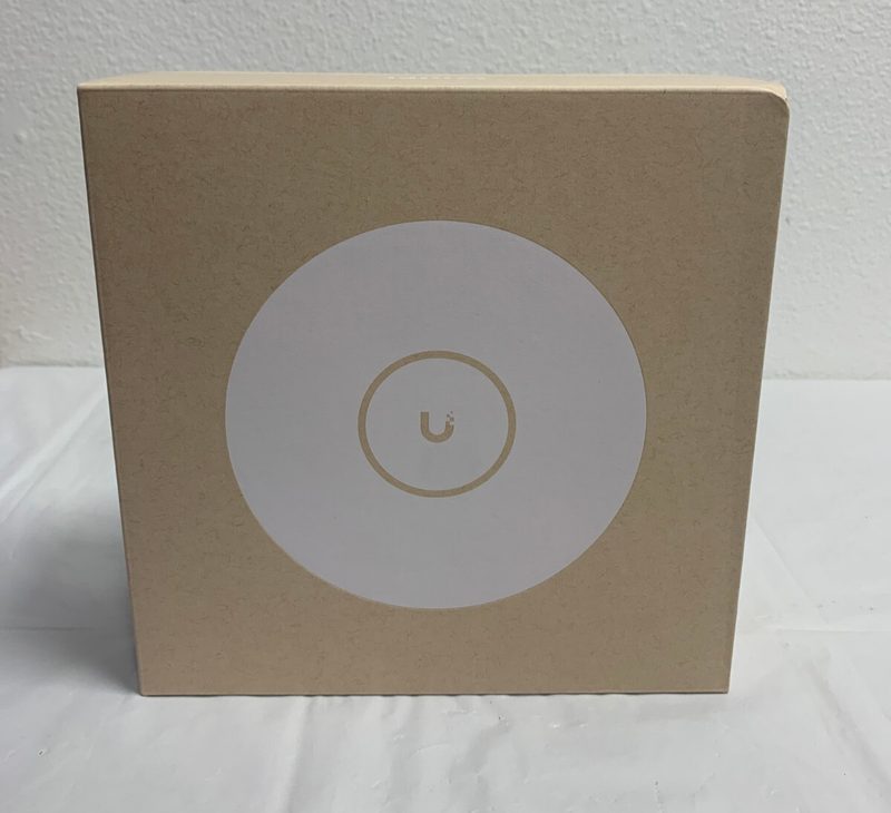 Точка доступа Ubiquiti U7-LR-US