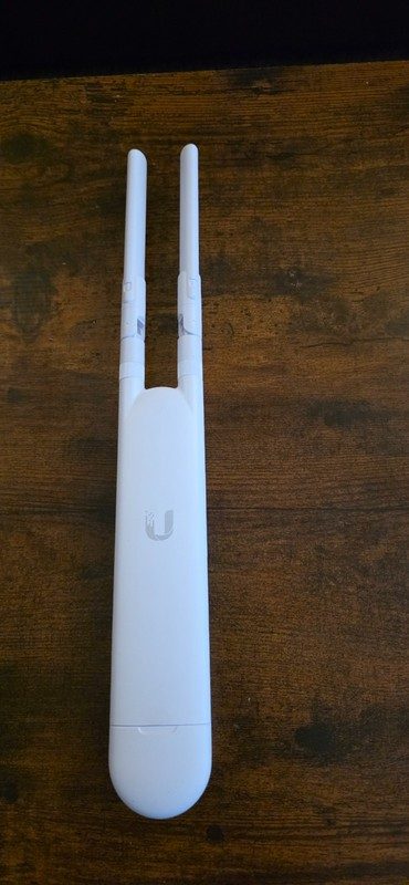 Точка доступа Ubiquiti UAP-AC-M-5