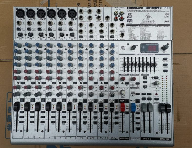 Микшерный пульт UB1832FX-PRO