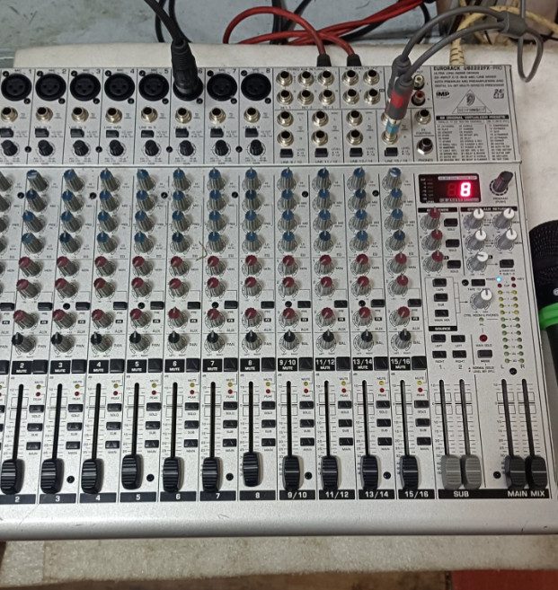 Микшерный пульт UB2222FX-PRO