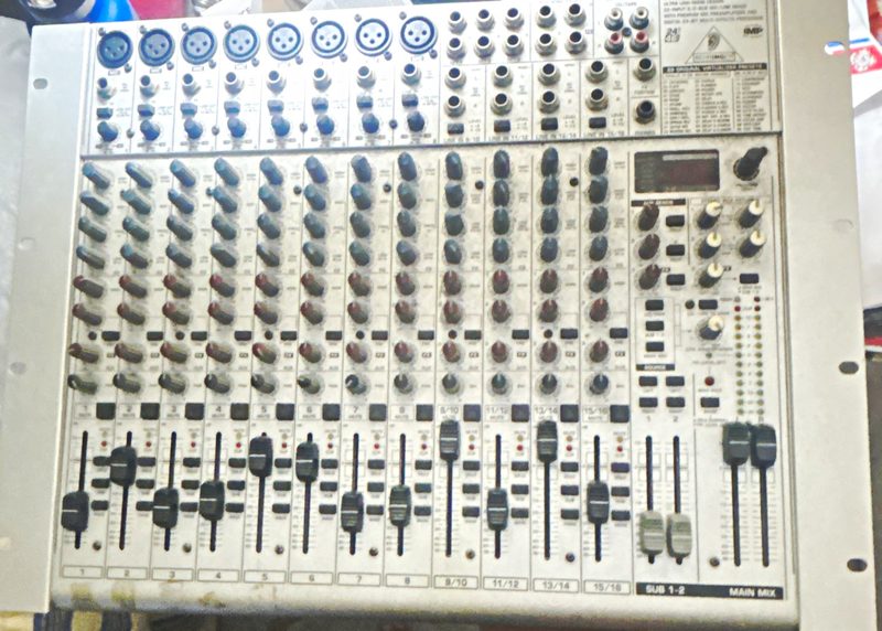 Микшерный пульт UB2442FX-PRO