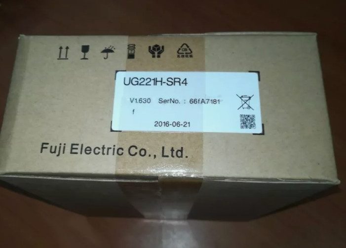 Панель оператора UG221H-SR4