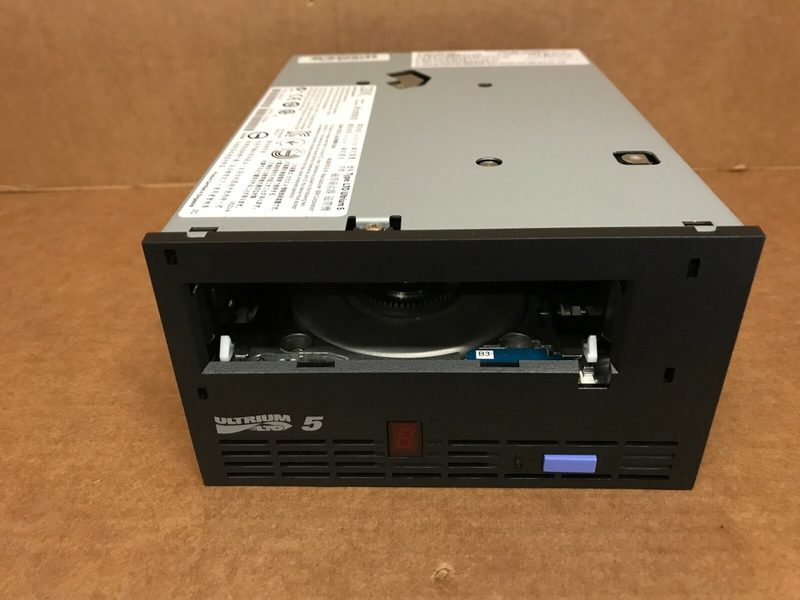 Ленточный привод IBM ULTRIUM-5