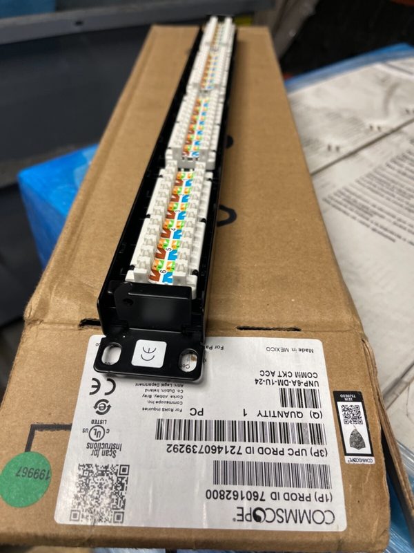 Патч-панель CommScope UNP-6A-DM-1U-24