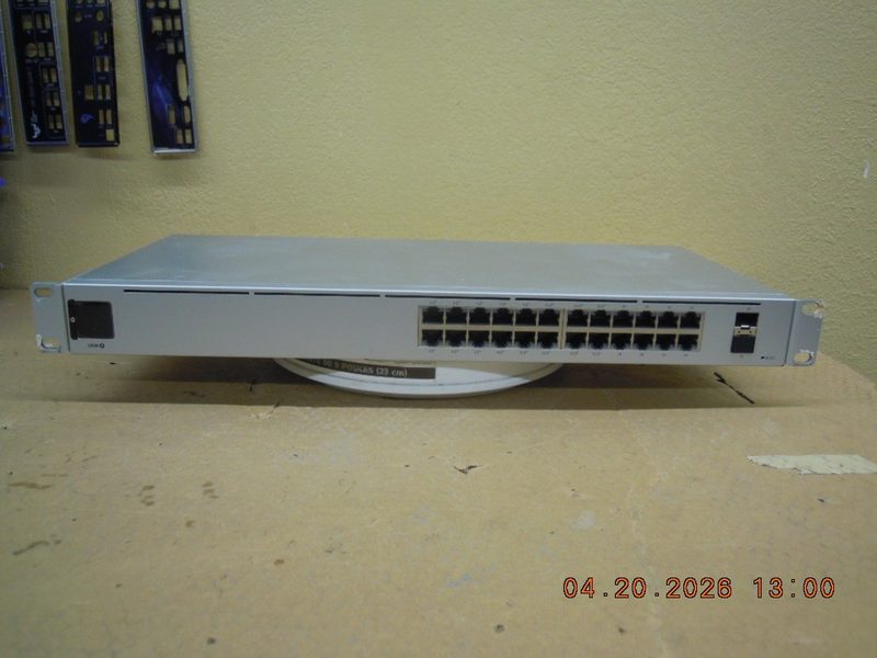 Коммутатор Ubiquiti USW-24-POE