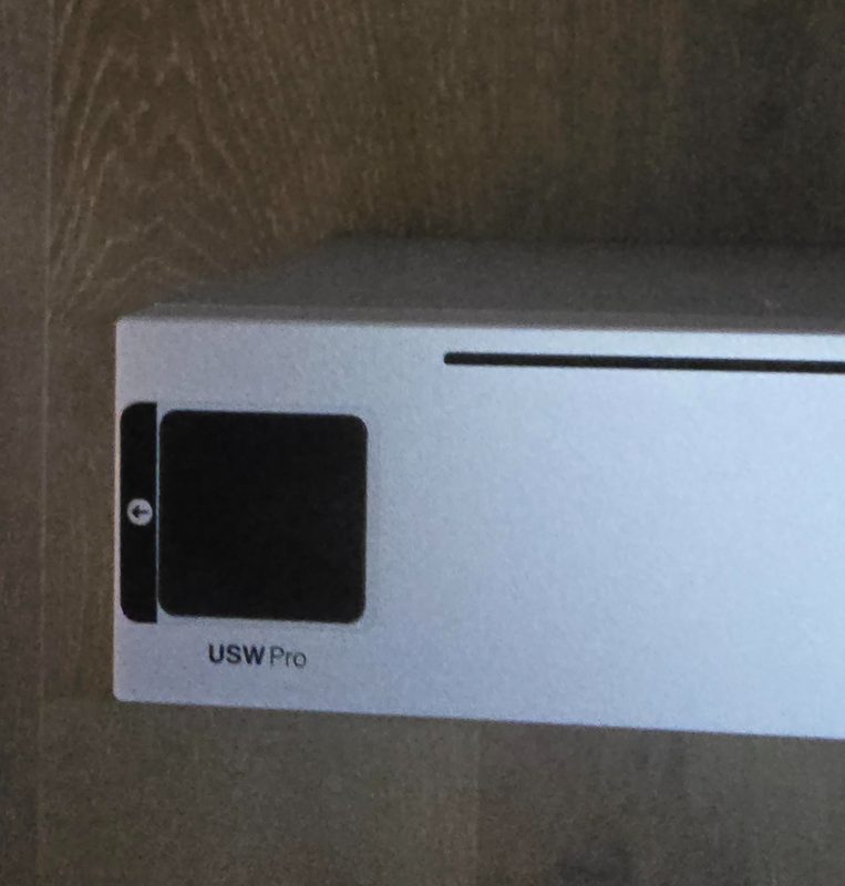 Коммутатор Ubiquiti USW-24