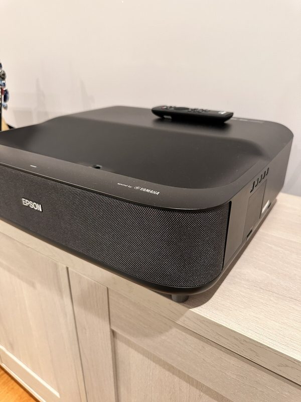 Проектор Epson V11HA07120
