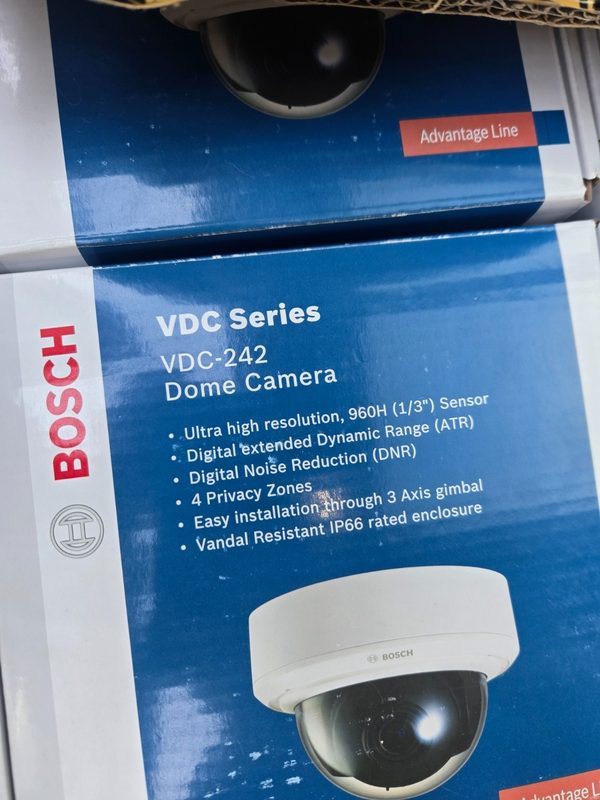 Камера Bosch VDC-242V03-2