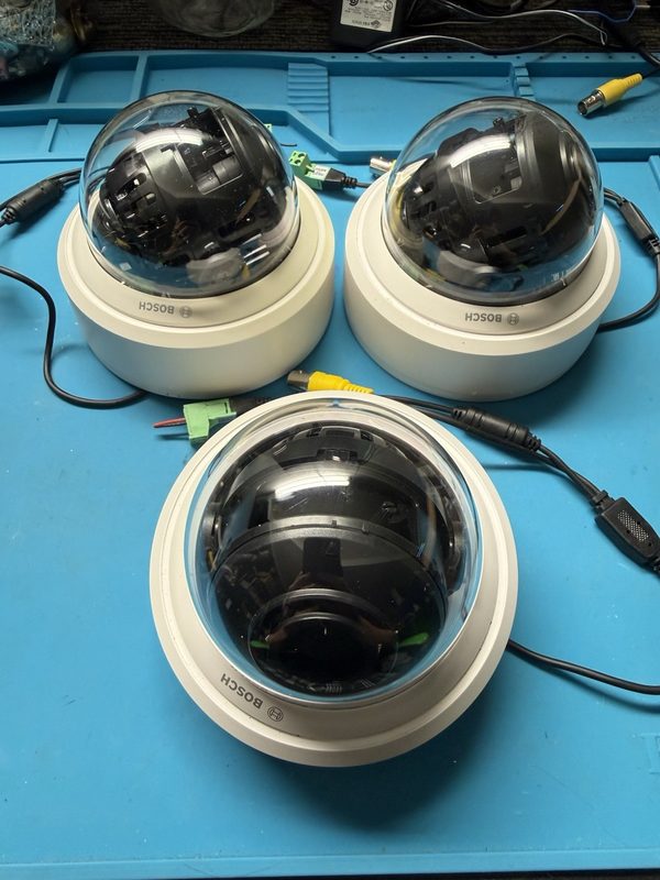 Камера Bosch VDC-261V04-20