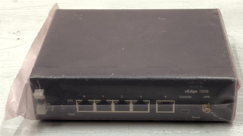 Маршрутизатор Cisco VEDGE-100B-AC