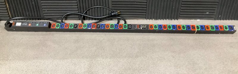 Блок розеток Vertiv VP5665V