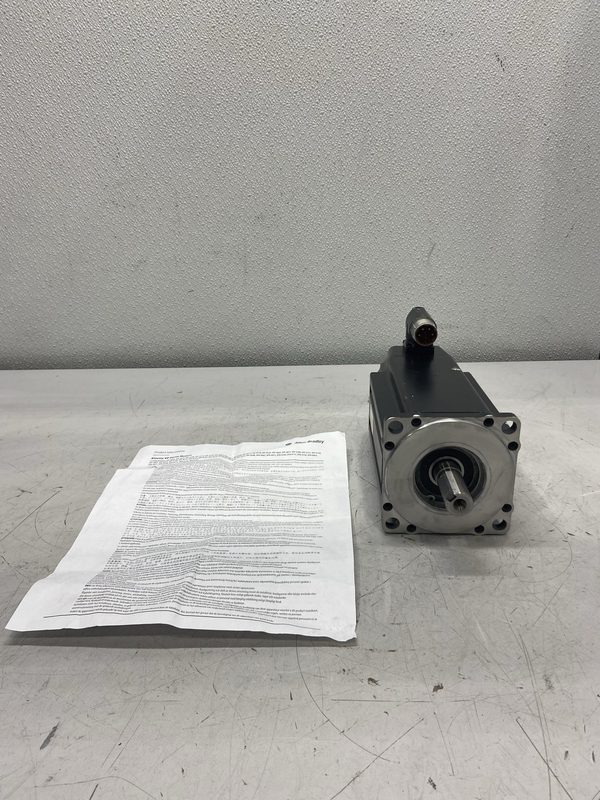 Серводвигатель Allen-Bradley VPL-B1152C-PJ14AA
