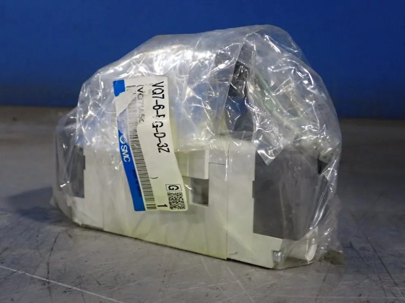 Электромагнитный клапан SMC VQ7-6-FG-D-3Z