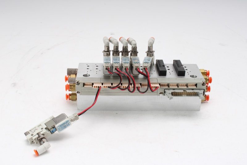 Электромагнитный клапан SMC VQZ115-5L01-M5
