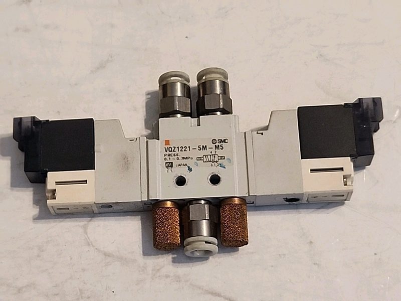 Электромагнитный клапан SMC VQZ1221-5M-M5