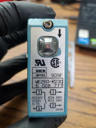 Фотоэлектрический датчик SICK WE260-R230