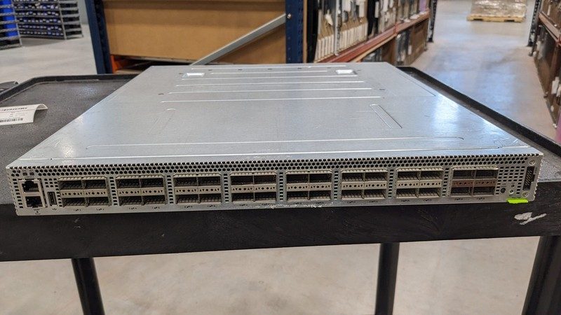 Коммутатор WEDGE100S-12V-F