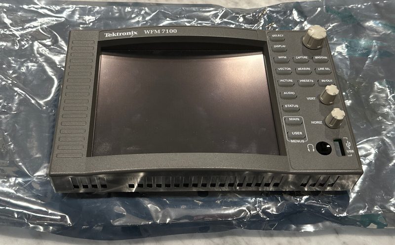 Дисплей Tektronix WFM7100