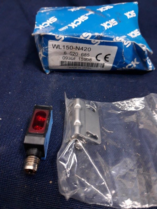 Фотоэлектрический датчик SICK WL150-N420