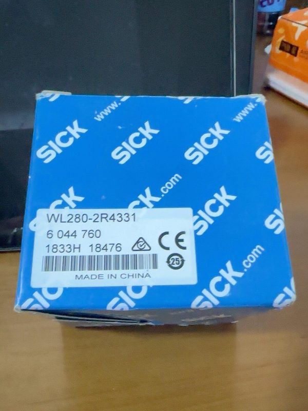 Фотоэлектрический датчик SICK WL280-2R4331