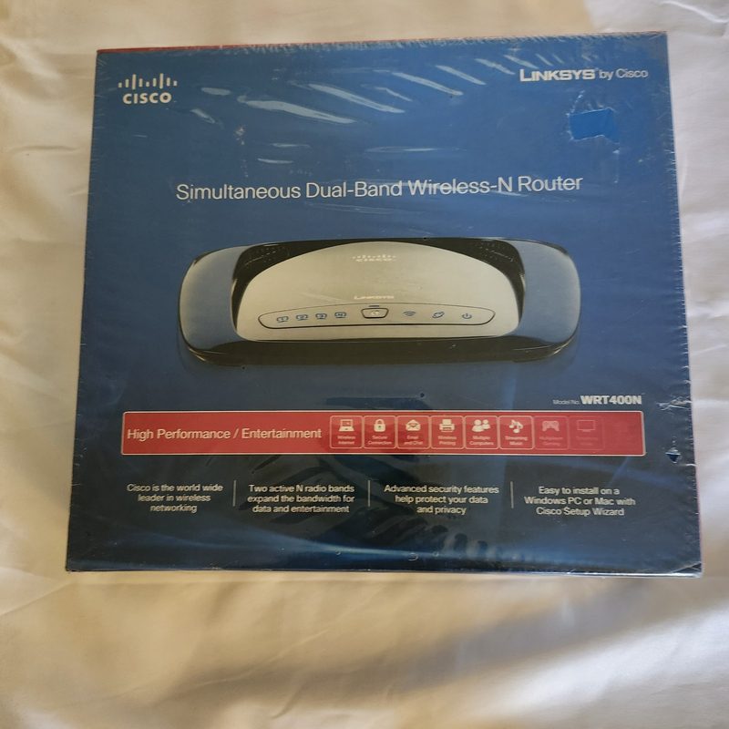 Маршрутизатор Cisco WRT400N