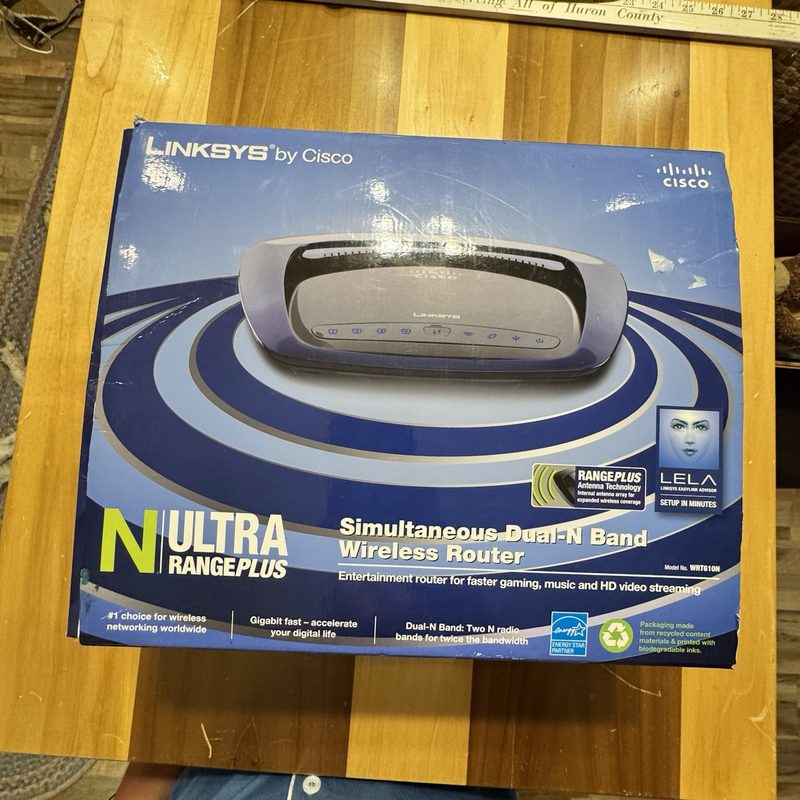 Маршрутизатор Linksys WRT610N