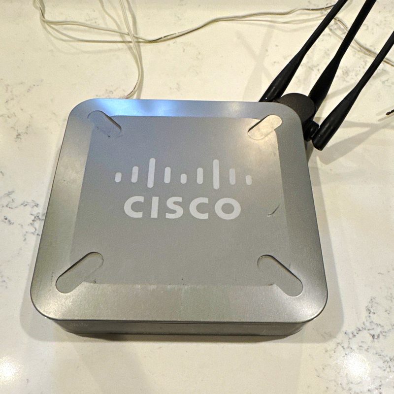 Маршрутизатор Cisco WRVS4400N