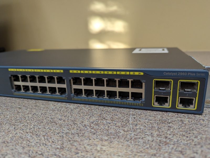 Коммутатор Cisco WS-C2960-24PC-L