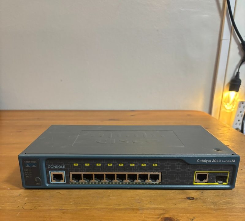 Коммутатор Cisco WS-C2960-8TC-S