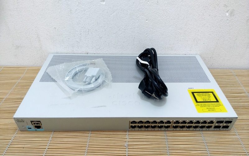 Коммутатор Cisco WS-C2960L-24TQ-LL