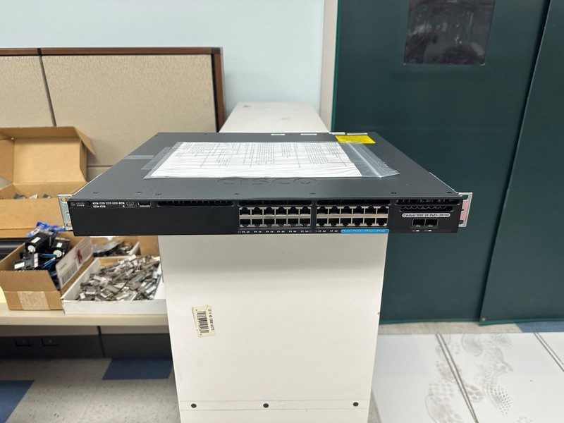 Коммутатор Cisco WS-C3650-8X24PD-L