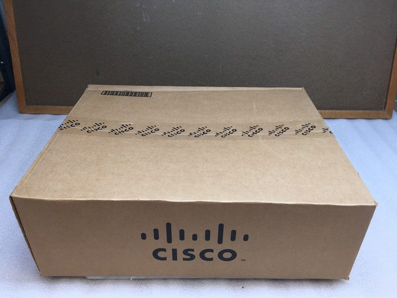Коммутатор Cisco WS-X4748-UPOE+E