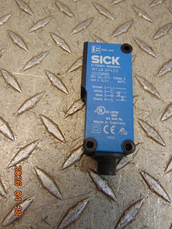 Фотоэлектрический датчик SICK WT18-3P410
