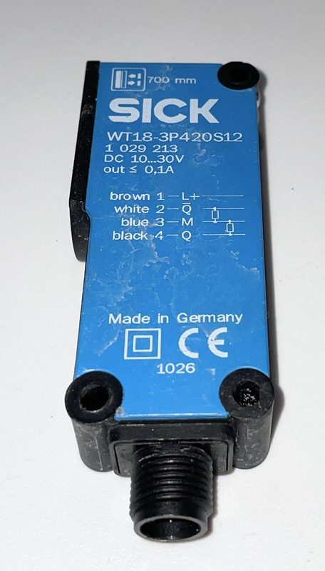 Фотоэлектрический датчик SICK WT18-3P420S12