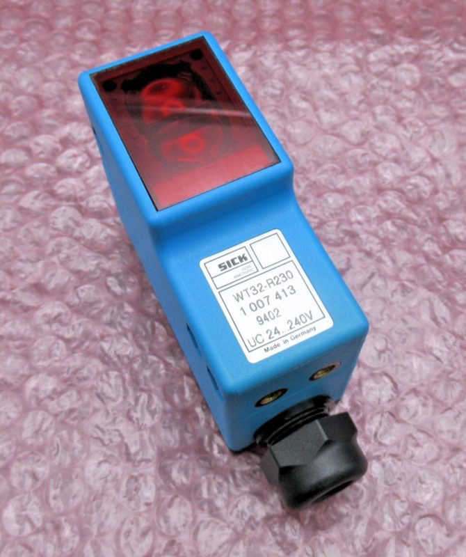 Датчик приближения SICK WT32-R230