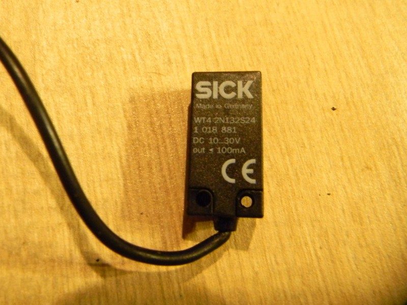 Датчик приближения SICK WT4-2N132S24