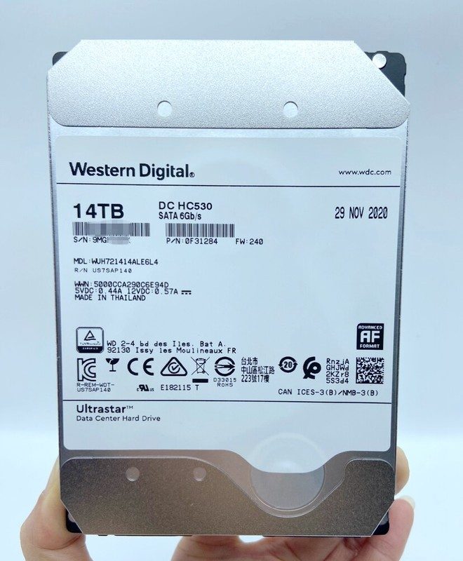 Жёсткий диск Western Digital WUH721414ALE6L4
