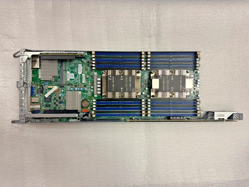 Сервер Supermicro X11DPT-B-G7-NI22