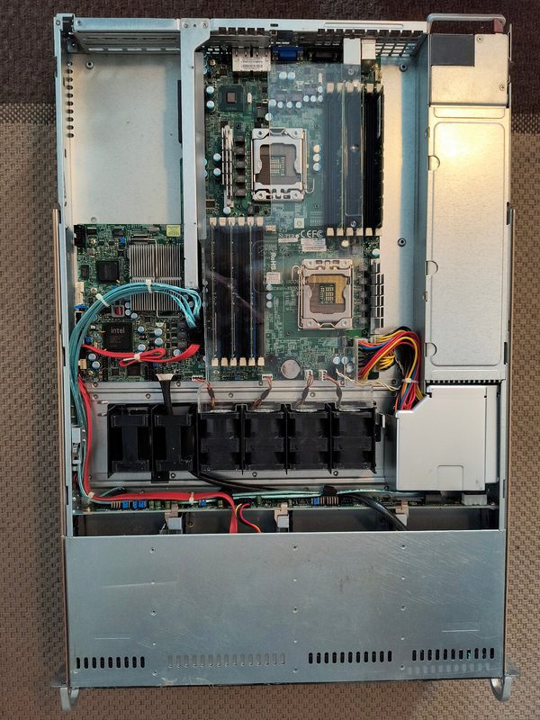 Сервер Supermicro X8DTU-F